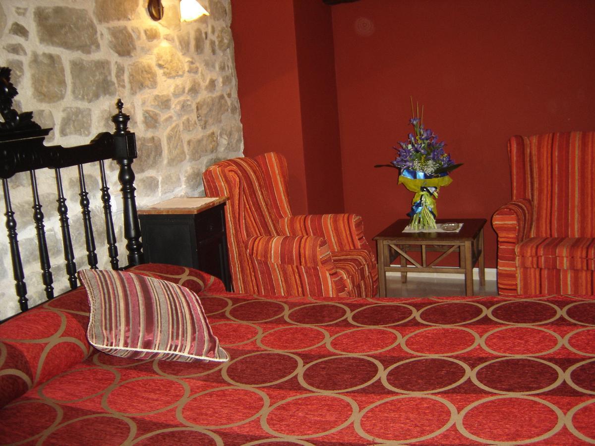 Hostal Casa Laure Y Mª Jose Arens de Lledo Esterno foto