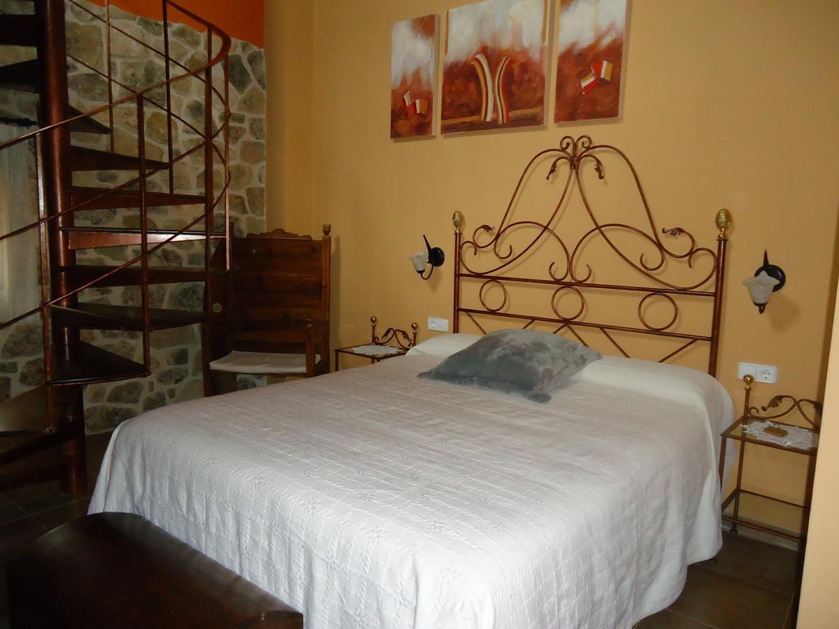 Hostal Casa Laure Y Mª Jose Arens de Lledo Esterno foto